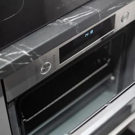 Hostgost Selected - Parliament Daire Belgrad