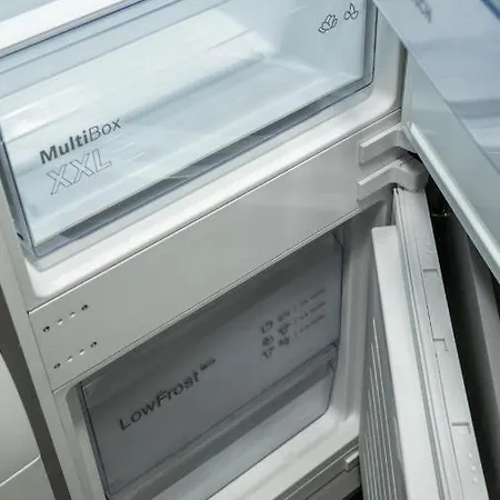 Hostgost Selected - Parliament