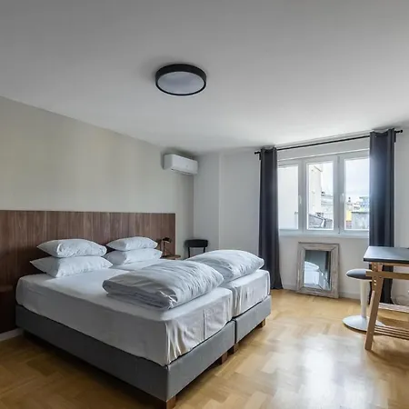 Hostgost Selected - Parliament *